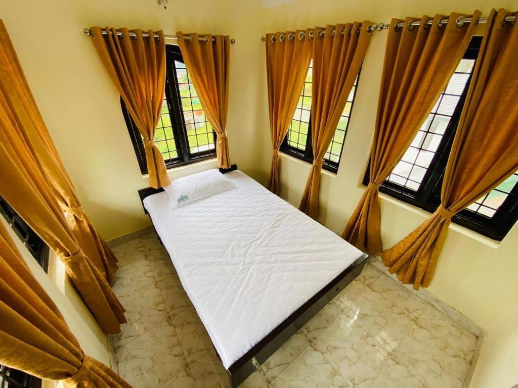 Hotel Bob Leisure Ooty Esterno foto